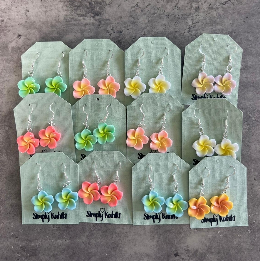 NWT Pua Flower Earings🌺